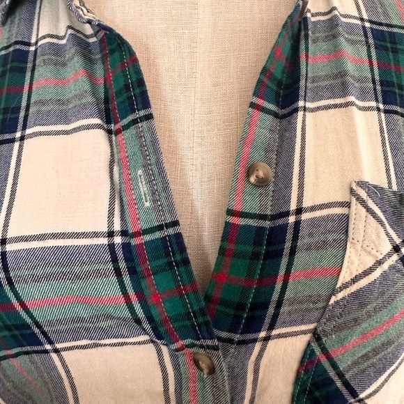 AE boyfriend fit flannel - Picture 2 of 4